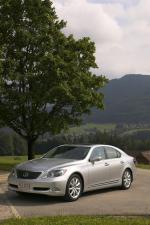 Lexus LS460 2009 года